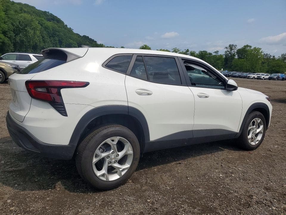 2026 CHEVROLET TRAX LS 3