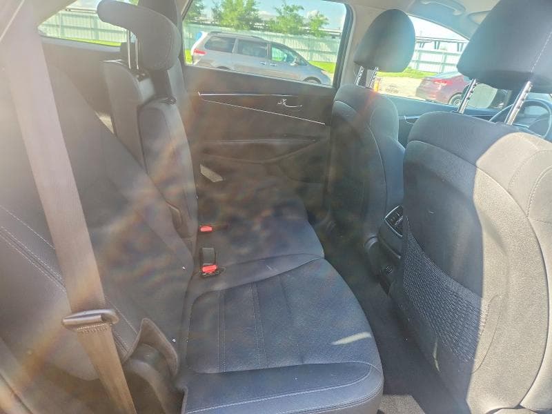 2019 KIA SORENTO LX V6 11