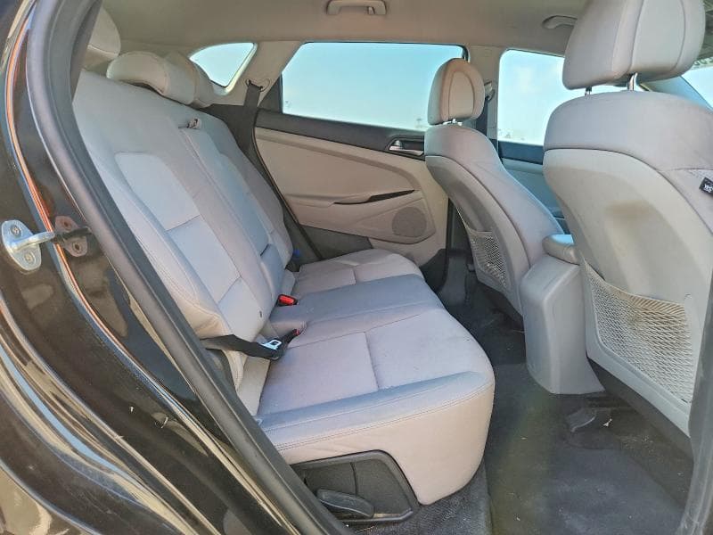 2017 HYUNDAI TUCSON SE 11