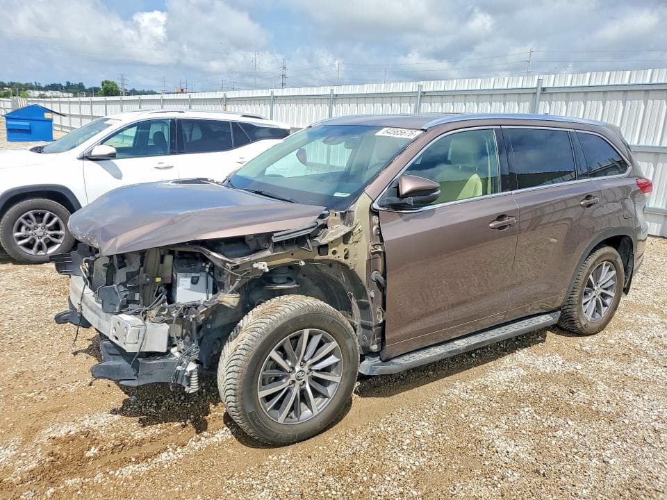 2018 TOYOTA HIGHLANDER XLE - 1