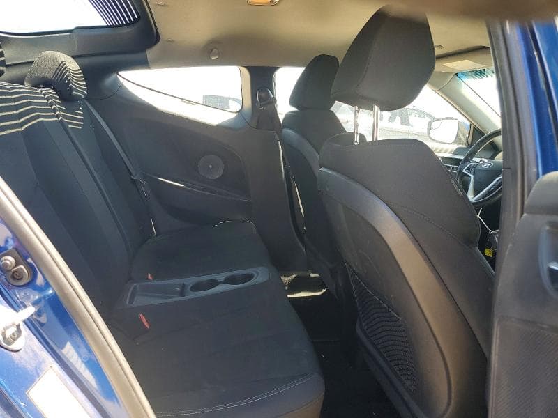 2017 HYUNDAI VELOSTER BASE 10
