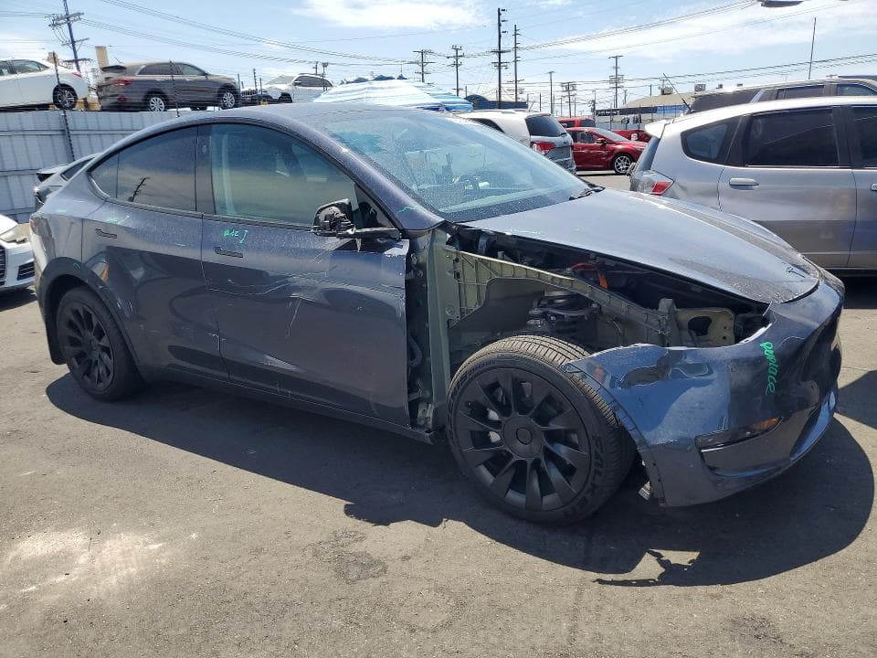 2023 TESLA MODEL Y 4