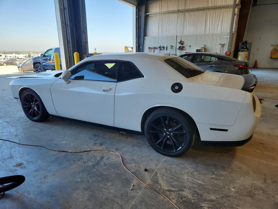 2018 DODGE CHALLENGER SXT 2