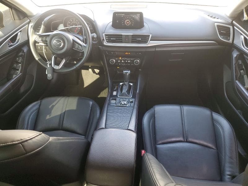 2018 MAZDA 3 TOURING 8