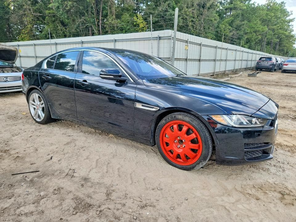 2017 JAGUAR XE PREMIUM 4