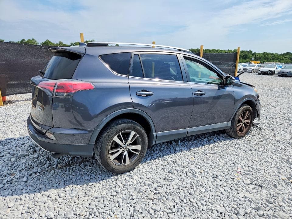 2017 TOYOTA RAV4 XLE 3