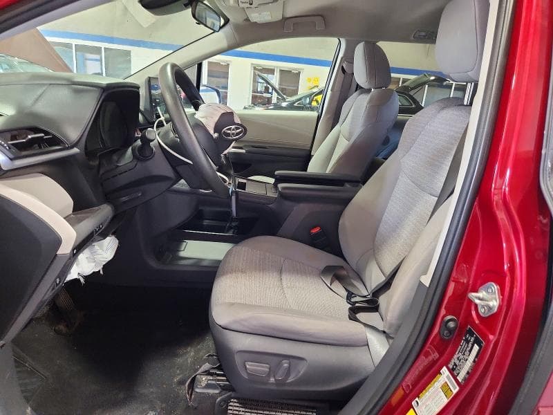 2021 TOYOTA SIENNA LE 7