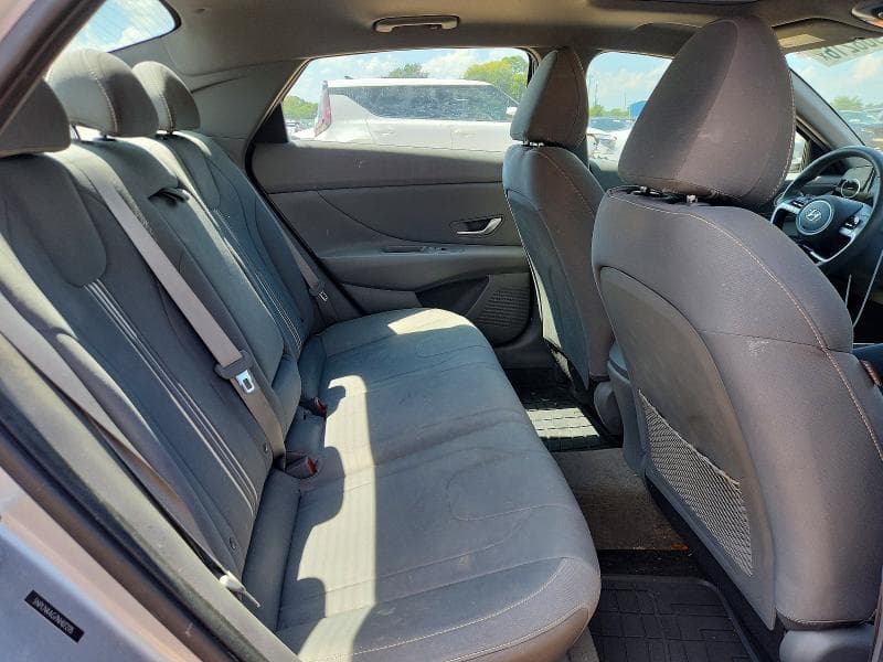 2022 HYUNDAI ELANTRA SEL 10