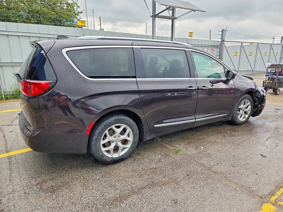 2017 CHRYSLER PACIFICA TOURING L PLUS 3