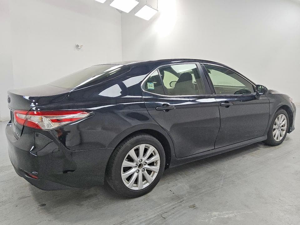 2018 TOYOTA CAMRY LE 3