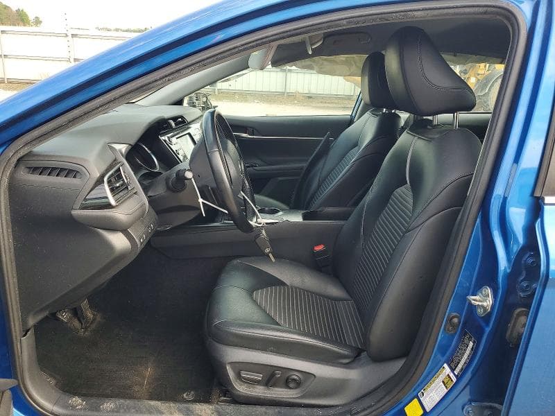 2020 TOYOTA CAMRY SE 7