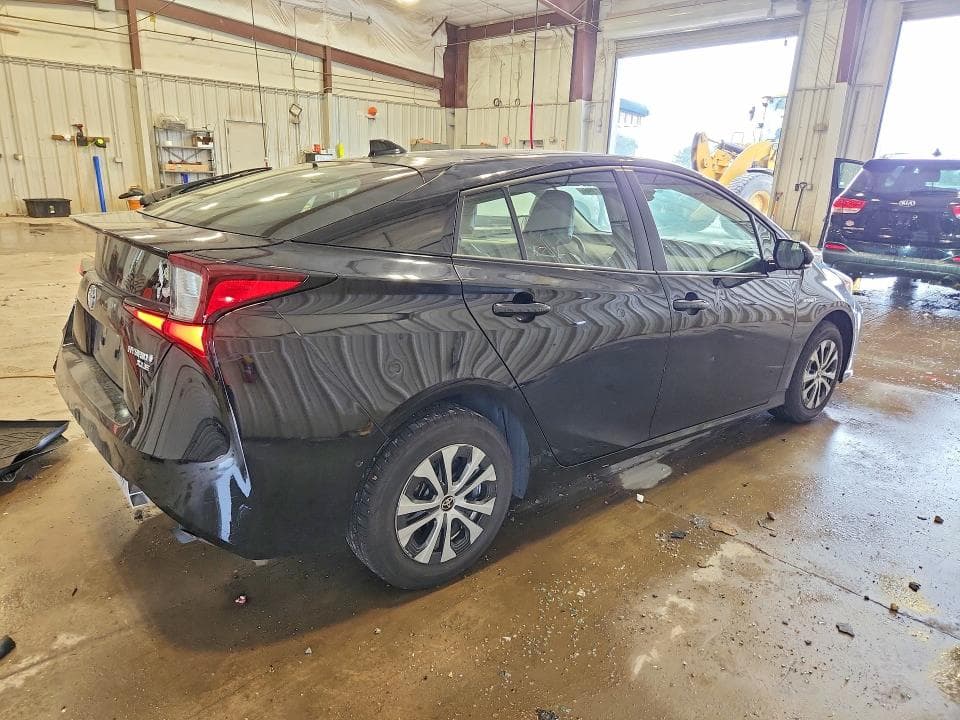 2020 TOYOTA PRIUS XLE AWD-E 3