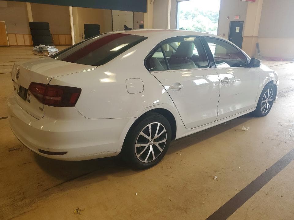 2017 VOLKSWAGEN JETTA SE 3