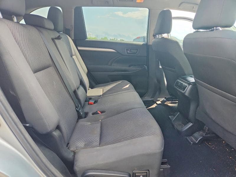 2018 TOYOTA HIGHLANDER LE 11