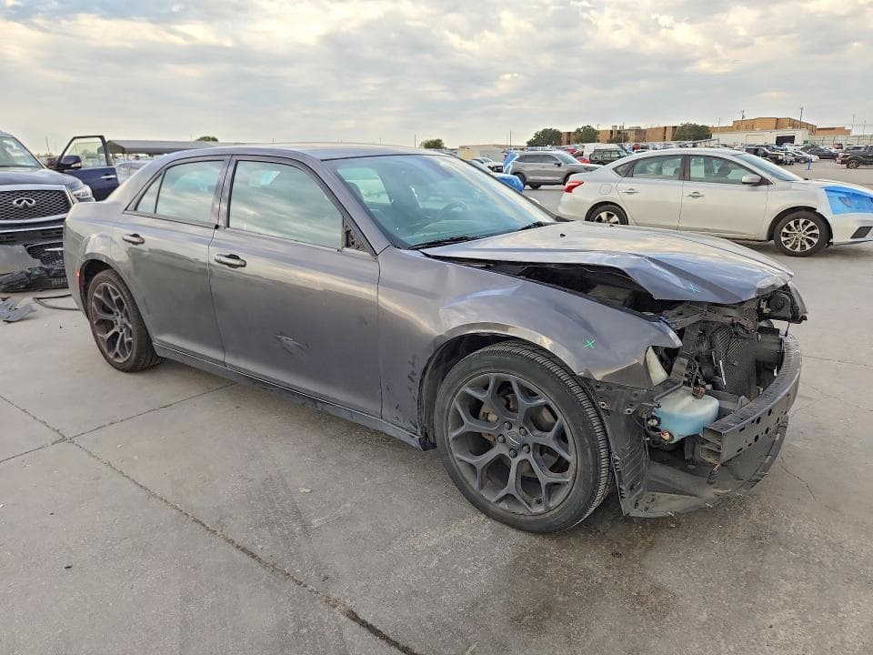 2019 CHRYSLER 300 S 4