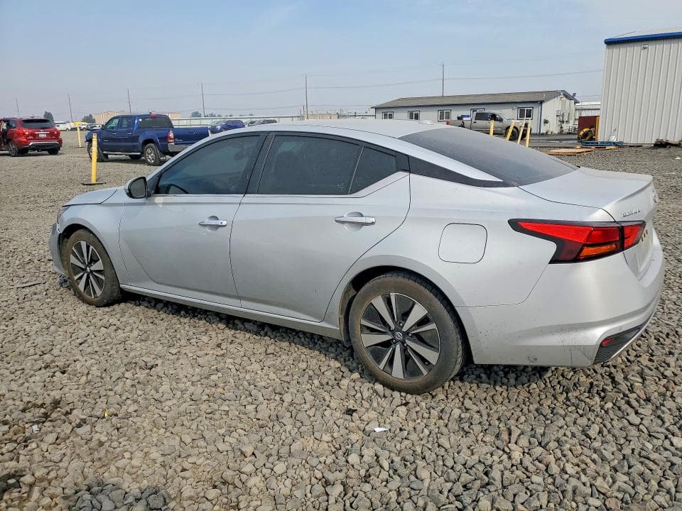 2022 NISSAN ALTIMA SV 2