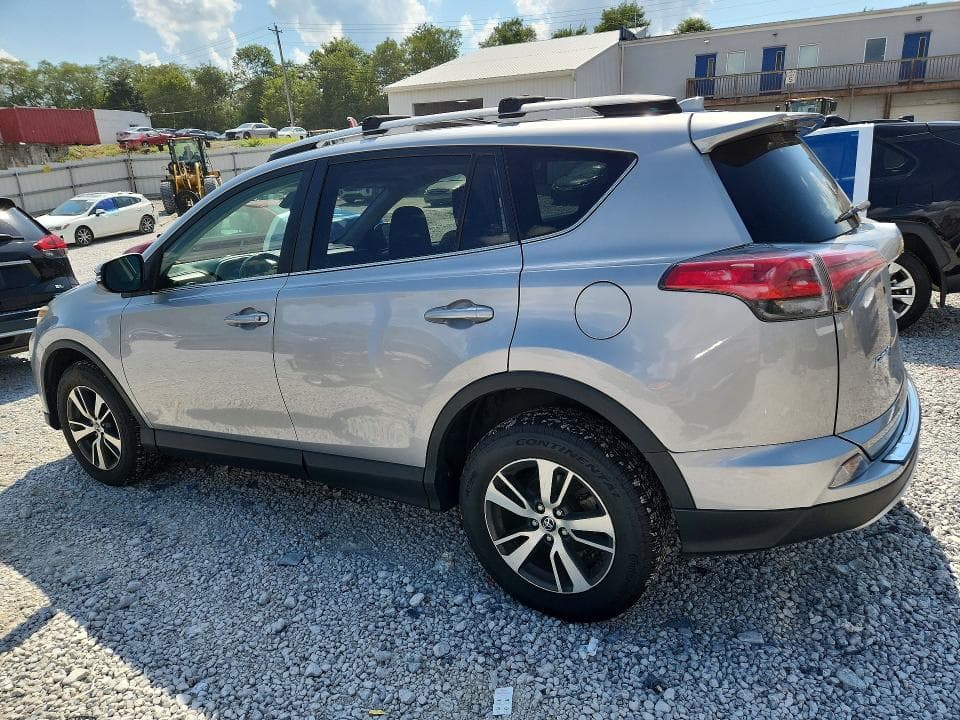 2018 TOYOTA RAV4 XLE 2