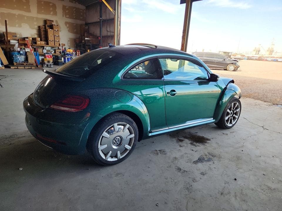 2017 VOLKSWAGEN BEETLE SE 3