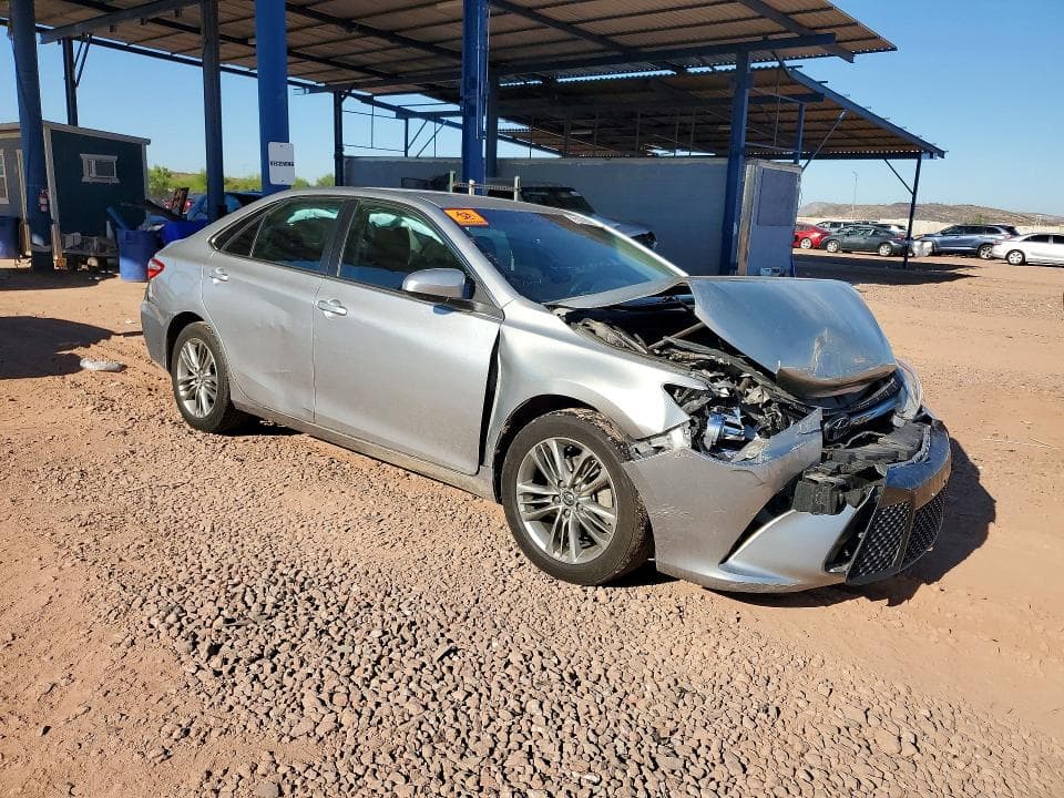 2017 TOYOTA CAMRY SE 4