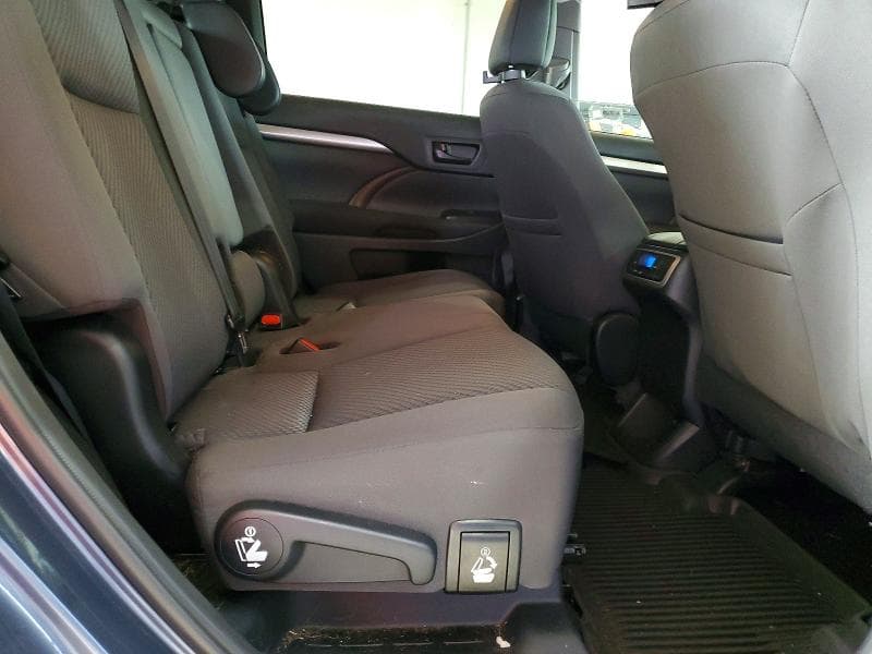 2019 TOYOTA HIGHLANDER LE 11