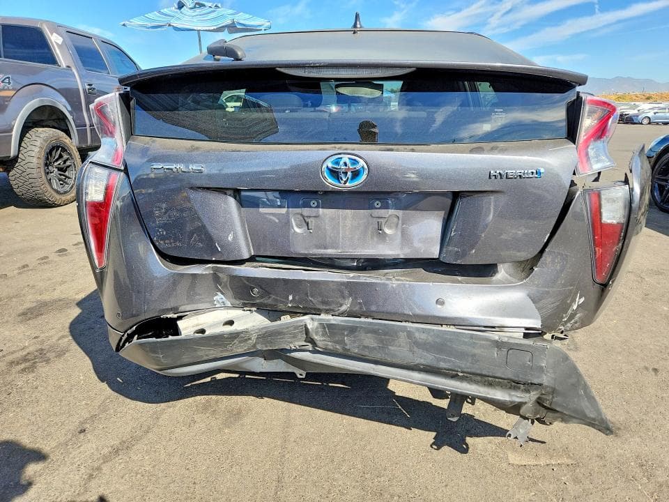 2017 TOYOTA PRIUS THREE 6