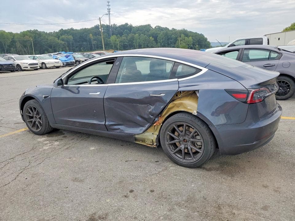 2018 TESLA MODEL 3 2