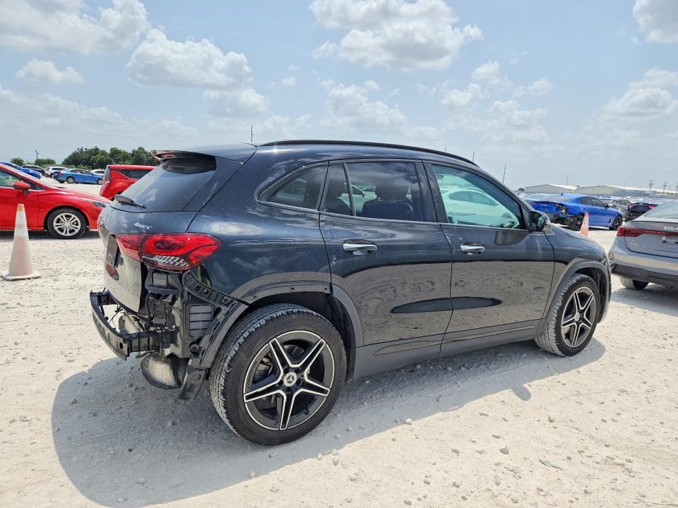 2023 MERCEDES-BENZ GLA 250 4MATIC 3