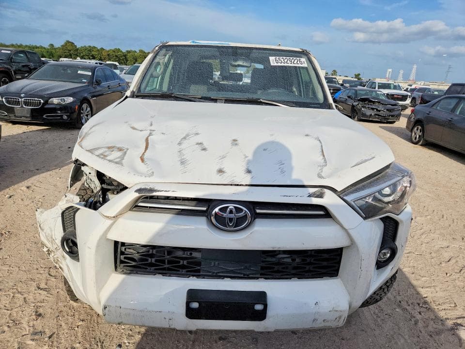 2023 TOYOTA 4RUNNER SR5 5
