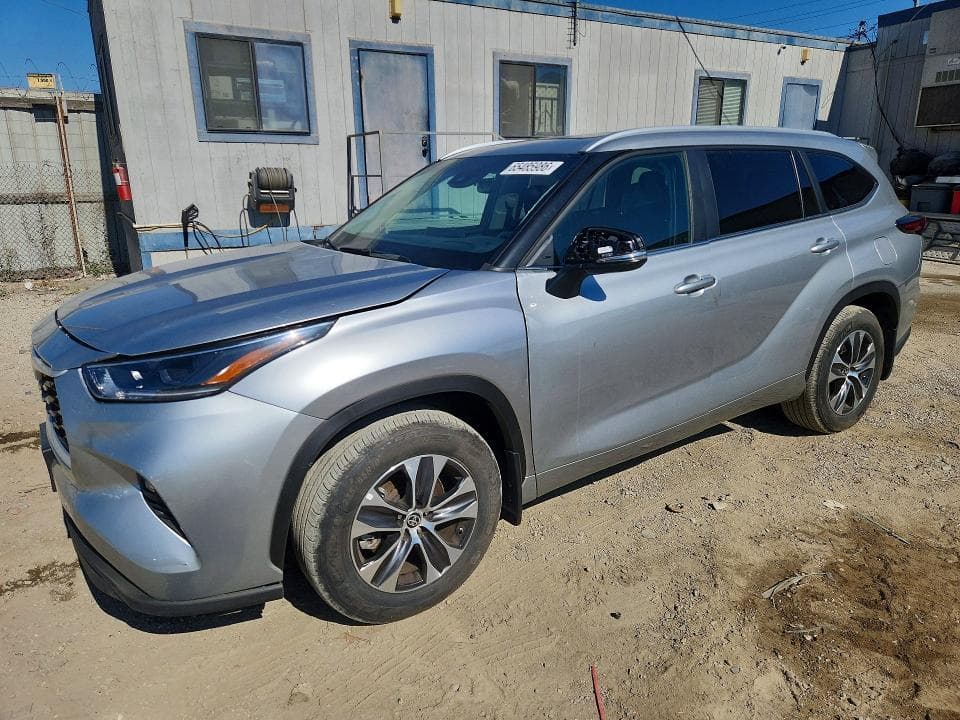 2024 TOYOTA HIGHLANDER XLE - 1