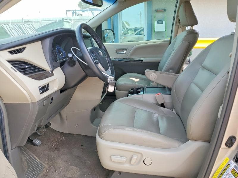 2017 TOYOTA SIENNA XLE 8-PASSENGER 7