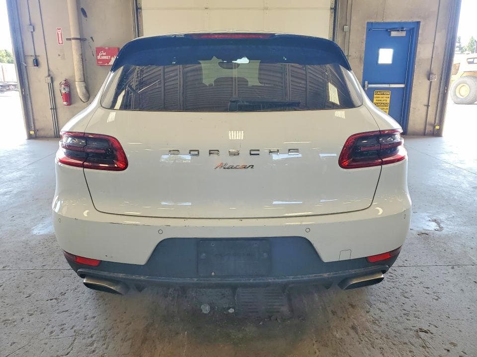 2017 PORSCHE MACAN 6