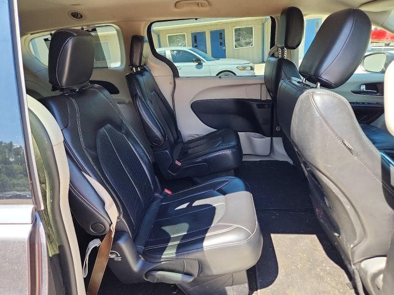 2022 CHRYSLER PACIFICA TOURING L 11
