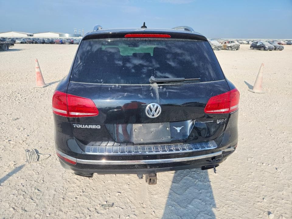 2017 VOLKSWAGEN TOUAREG EXECUTIVE 6