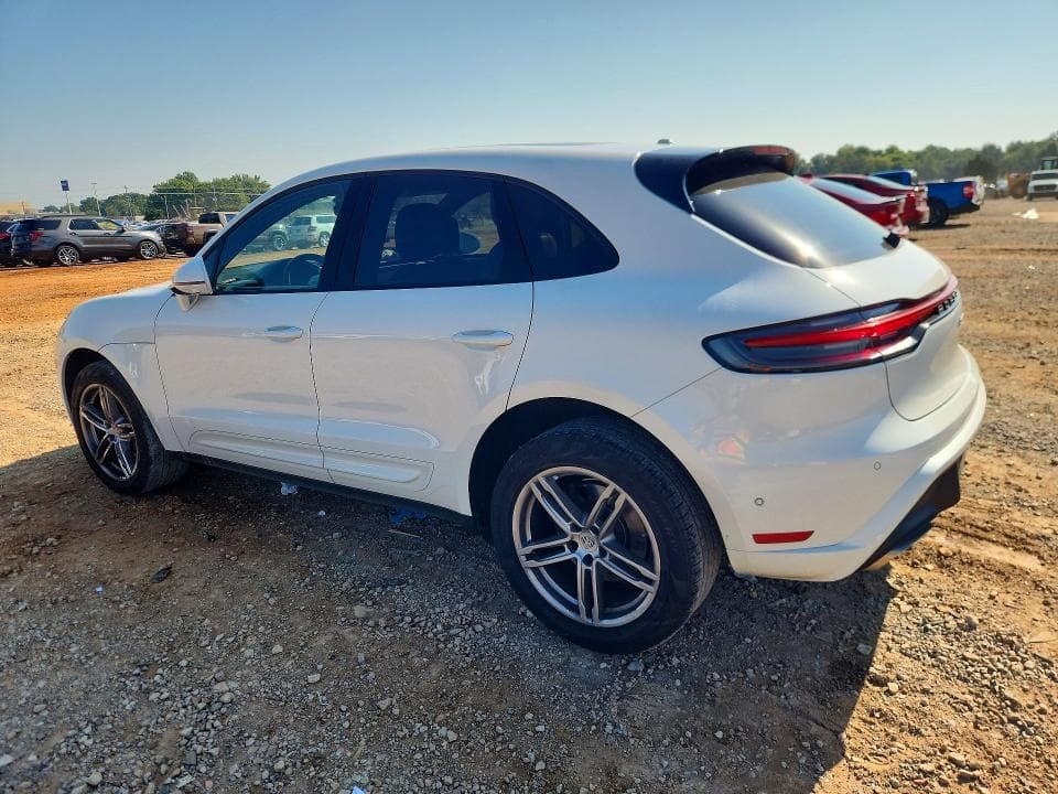 2023 PORSCHE MACAN BASE 2