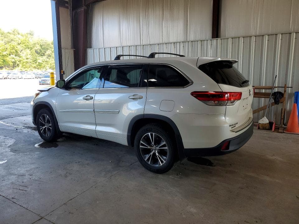 2018 TOYOTA HIGHLANDER LE 2