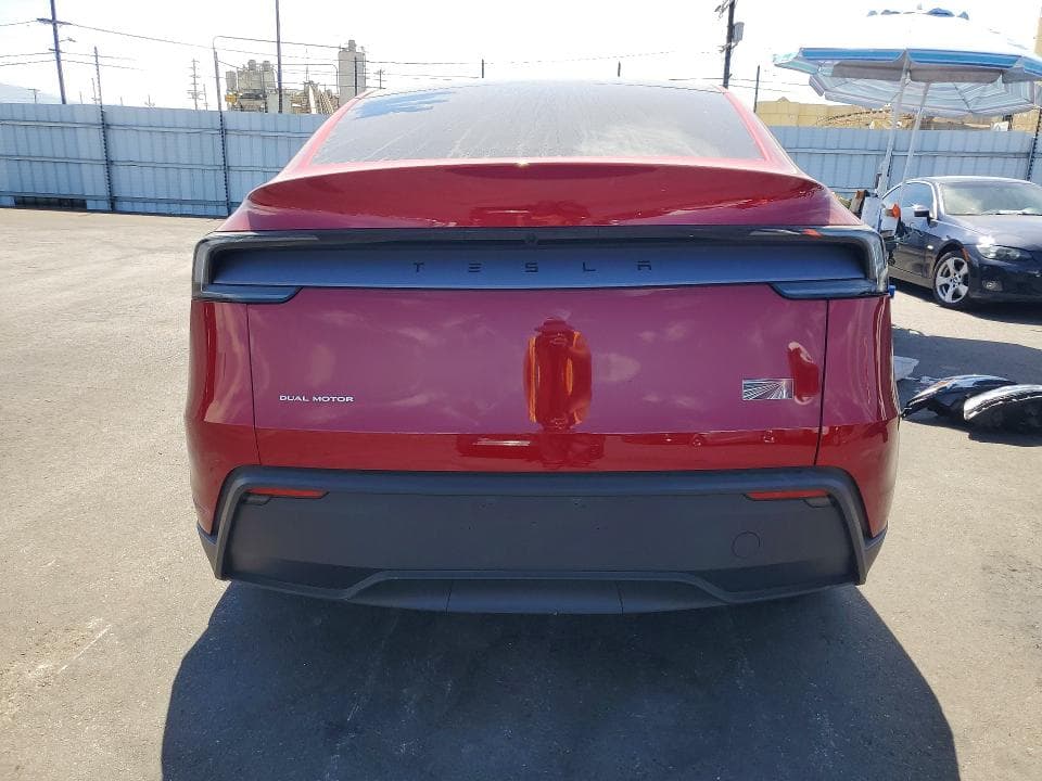 2026 TESLA MODEL Y 6