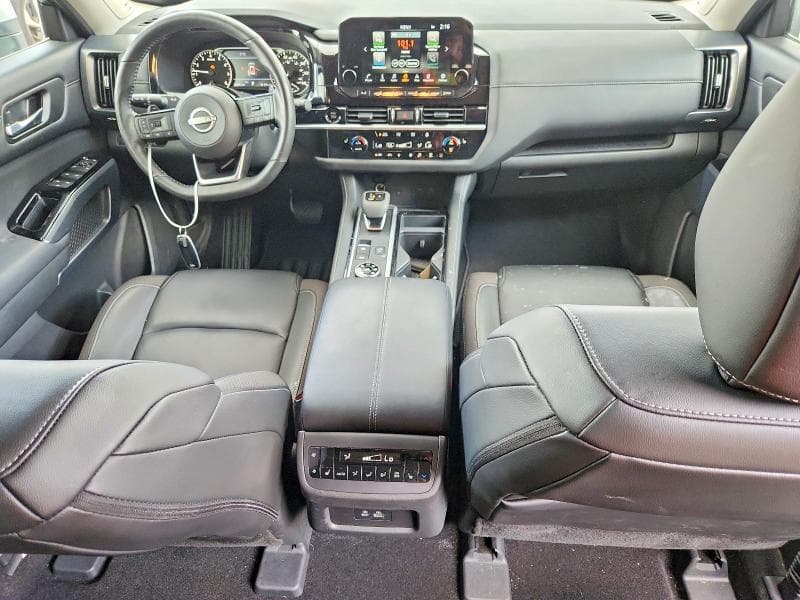 2025 NISSAN PATHFINDER SL 8
