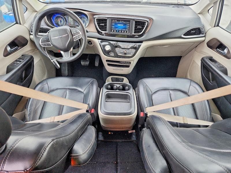 2021 CHRYSLER VOYAGER LXI 8