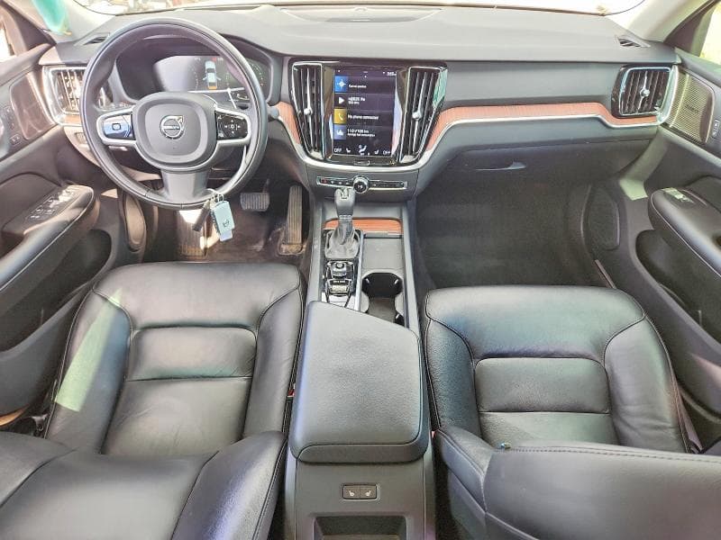 2021 VOLVO S60 T5 MOMENTUM 8