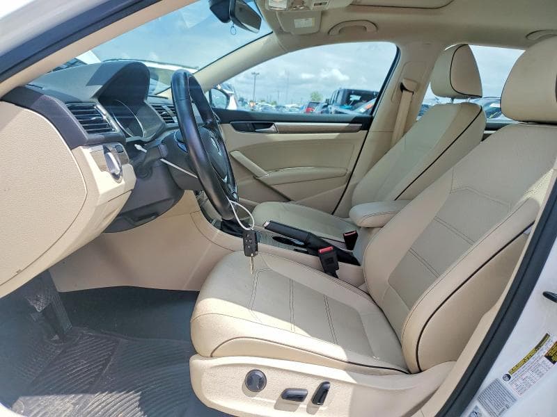 2018 VOLKSWAGEN PASSAT SE 7