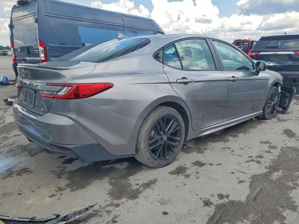 2025 TOYOTA CAMRY SE 3