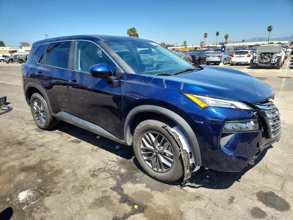2026 NISSAN ROGUE SV 4