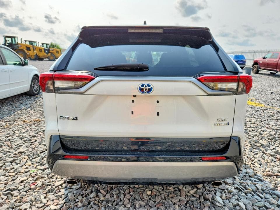 2024 TOYOTA RAV4 XSE 6
