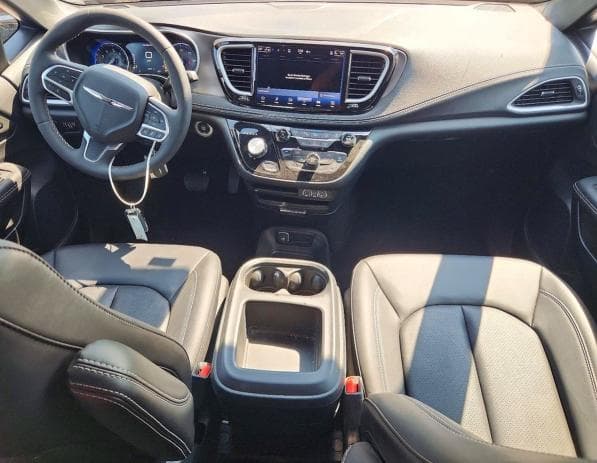 2025 CHRYSLER PACIFICA SELECT 8