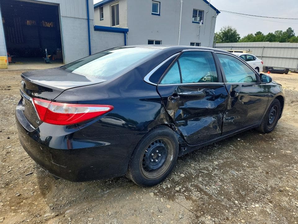 2017 TOYOTA CAMRY LE 3