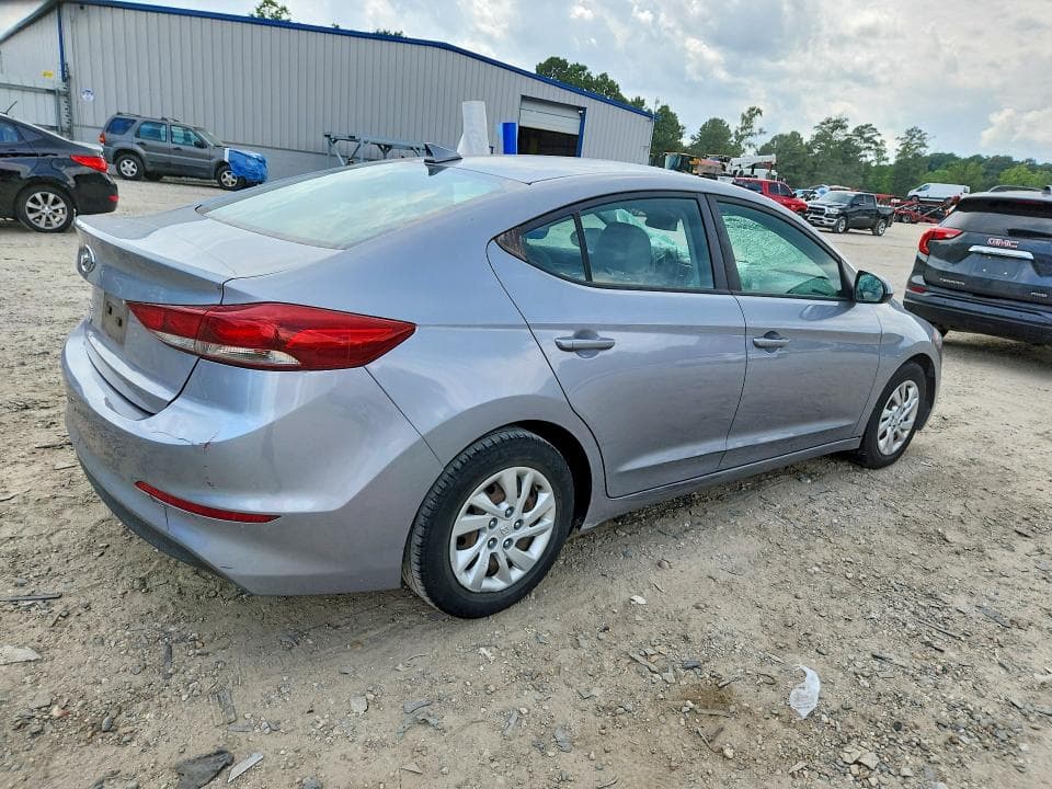 2017 HYUNDAI ELANTRA SE 3