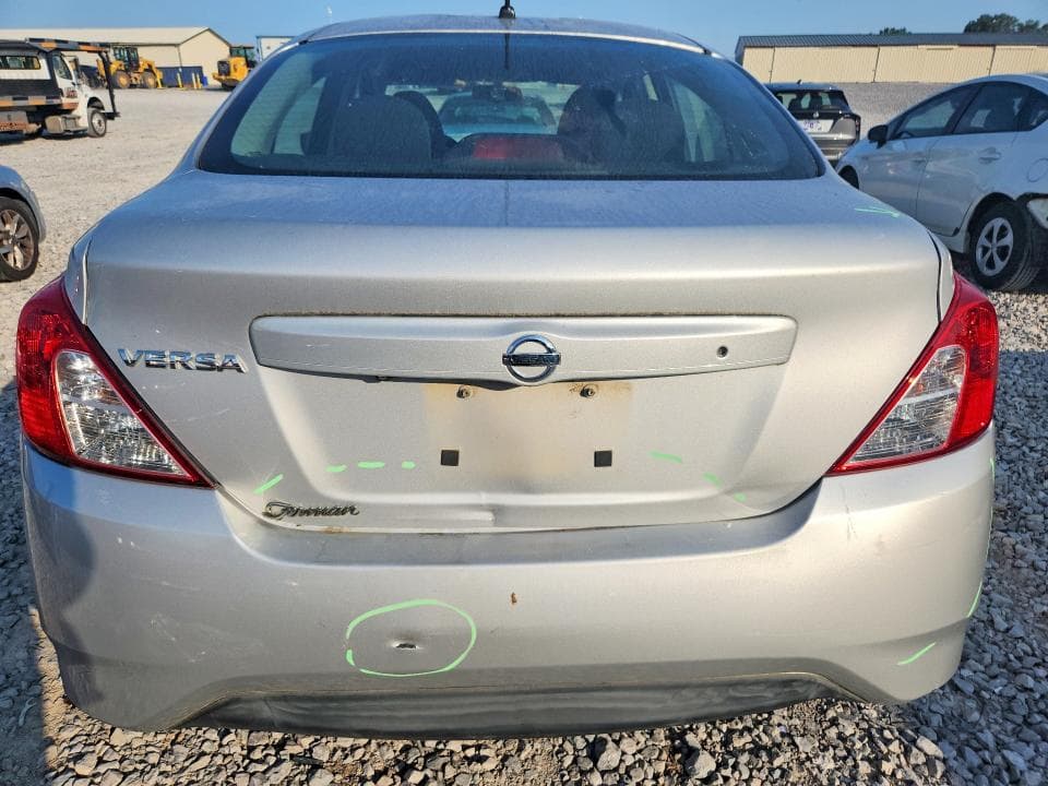 2019 NISSAN VERSA S 6