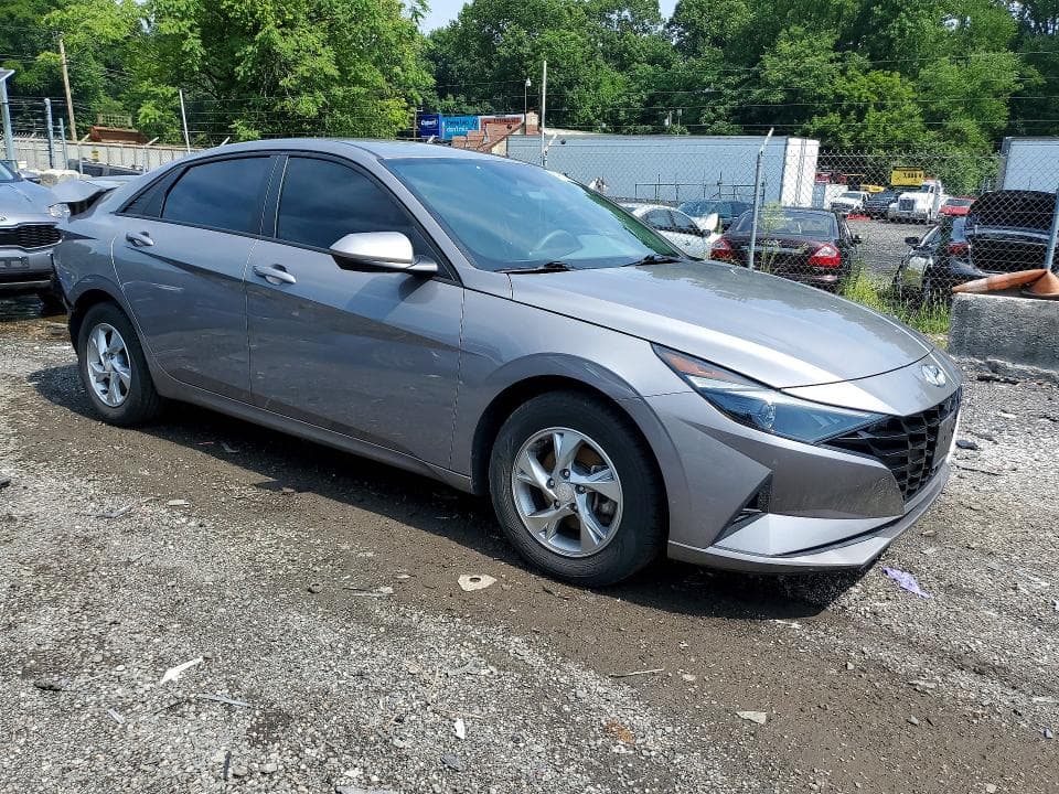 2022 HYUNDAI ELANTRA SE 4