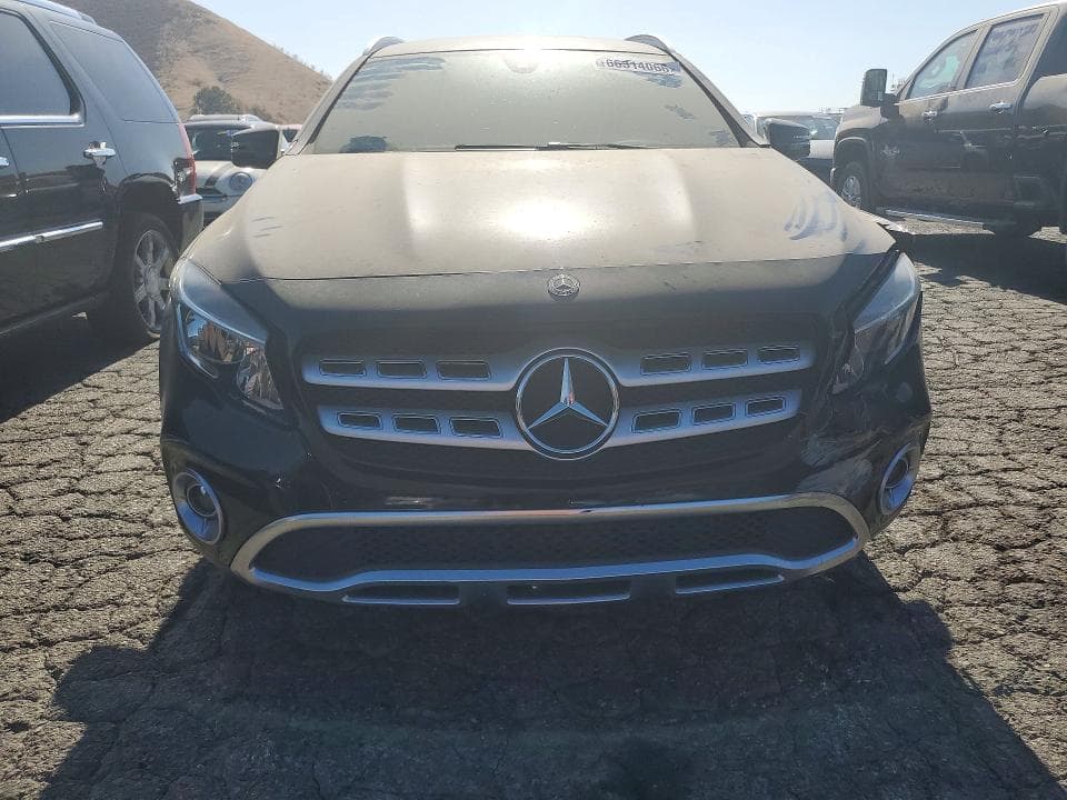 2020 MERCEDES-BENZ GLA 250 5