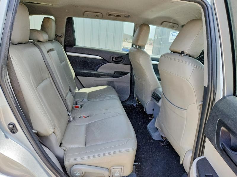 2019 TOYOTA HIGHLANDER LE 10